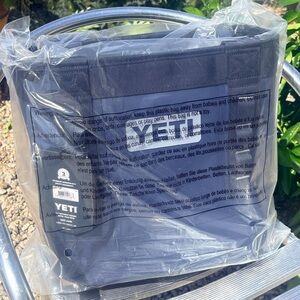 YETI Camino 20